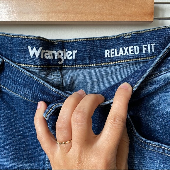 Wrangler Men's Blue Jeans Relaxed Fit 34x32 - Picture 3 of 10